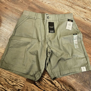 Lee Women's Ultra Comfort w/ Flex-to-Go Utility Bermuda Short | Green | Size 16W